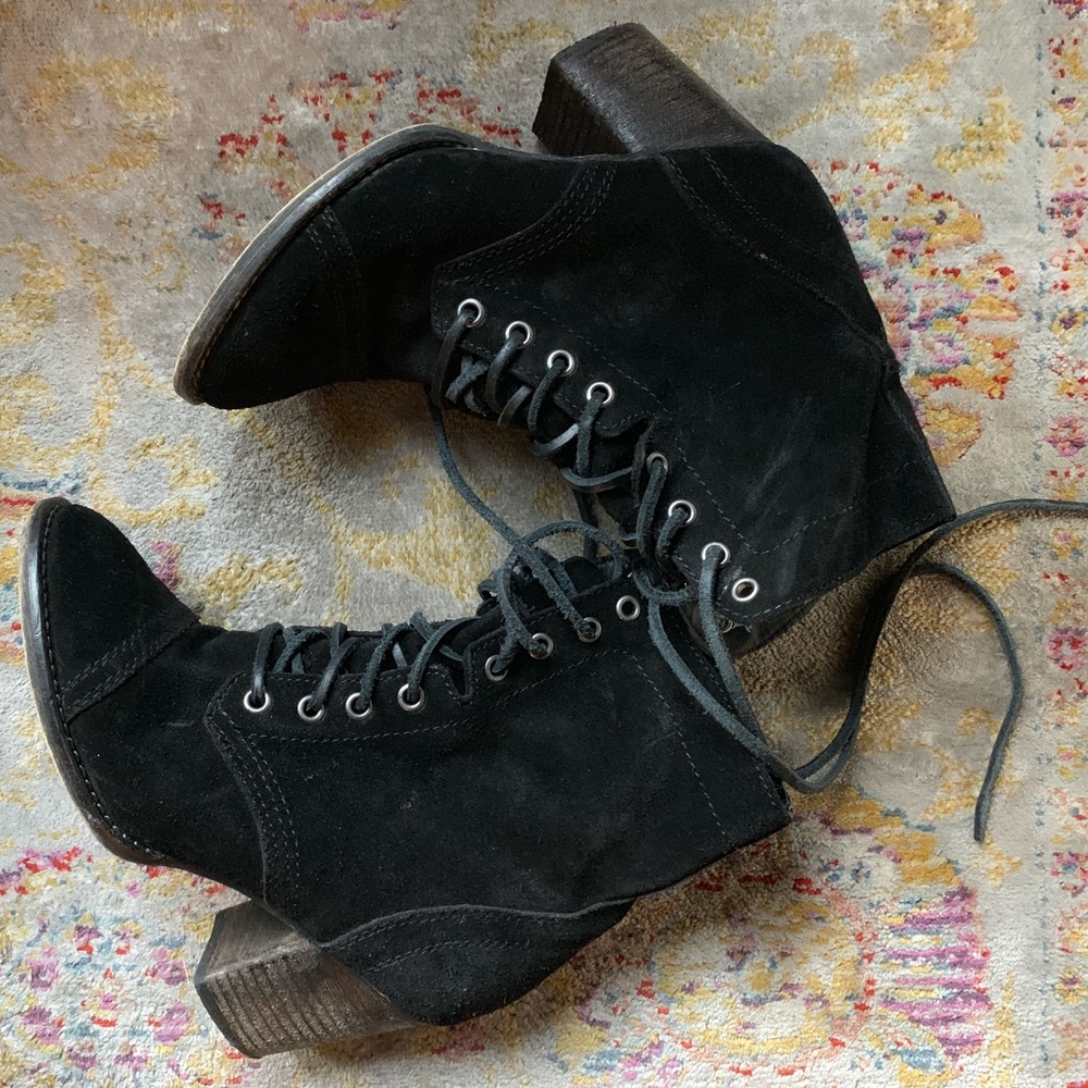 black tie up boots